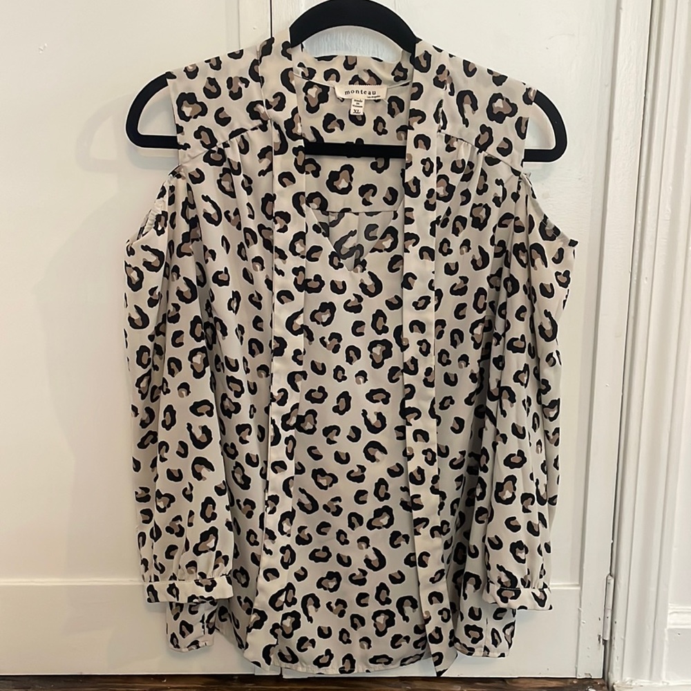 Monteau LA Three-Quarter Sleeve Peep Shoulder Blouse